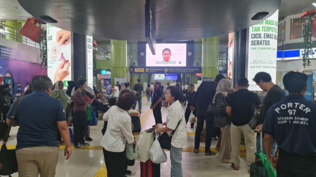 Budaya Monas Week dan Wisata Edukatif, 11 Perjalanan KA Berhenti di Stasiun Jatinegara