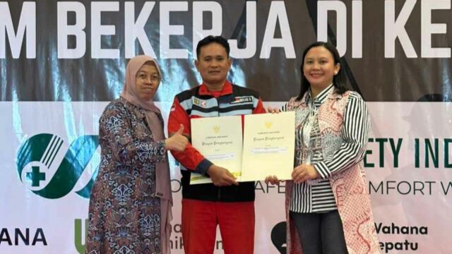 Zero Accident 1 Juta Jam Kerja, Bumi Karsa Raih Penghargaan K3 Platinum